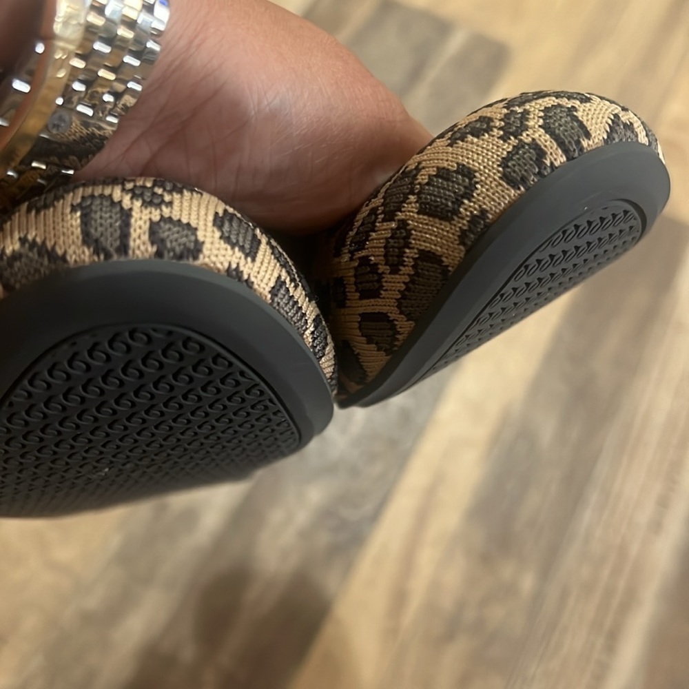 ROTHY'S Women's Flat Slip On Leopard Print
Textile Knit Comfort Shoes Si… - Picture 7 of 7